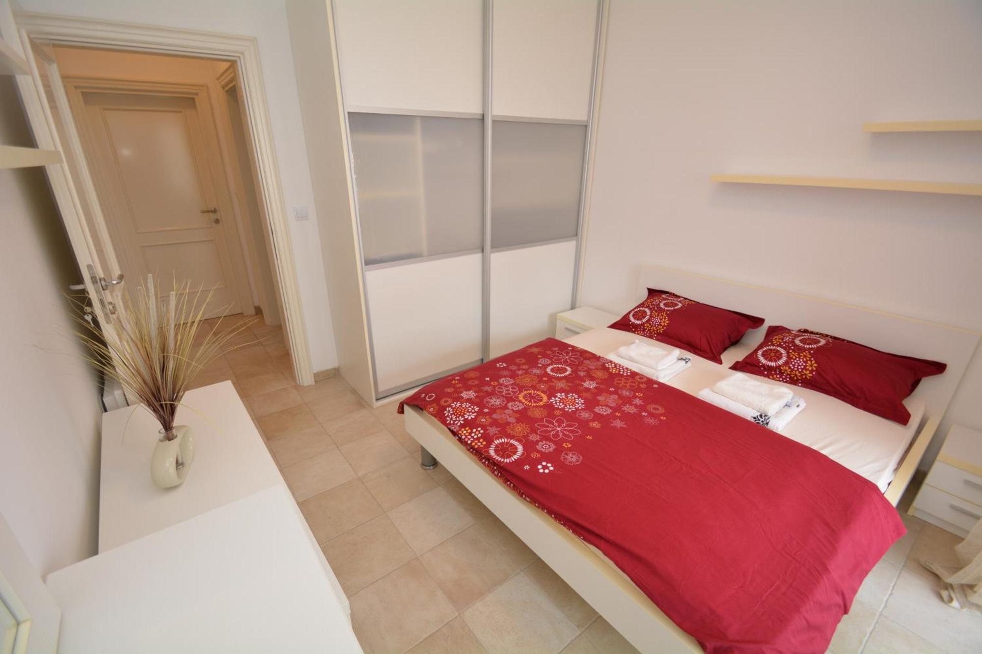Muo Apartments โกตอร์ ภายนอก รูปภาพ